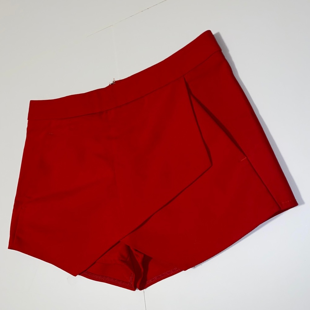 Flirty skort